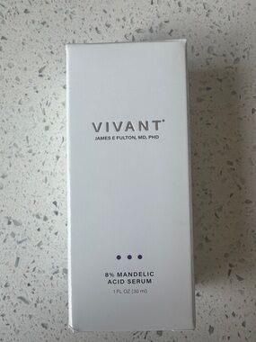 Vivant 8% Mandelic Acid Serum - White